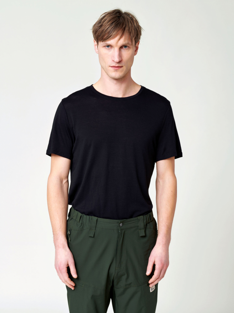 Men's Merino T-shirt - Black in the group Men's / Hoodies & sweaters - Men's / T-shirt - Men's / Merino t-shirt - Men's at Röyk (11081_r)